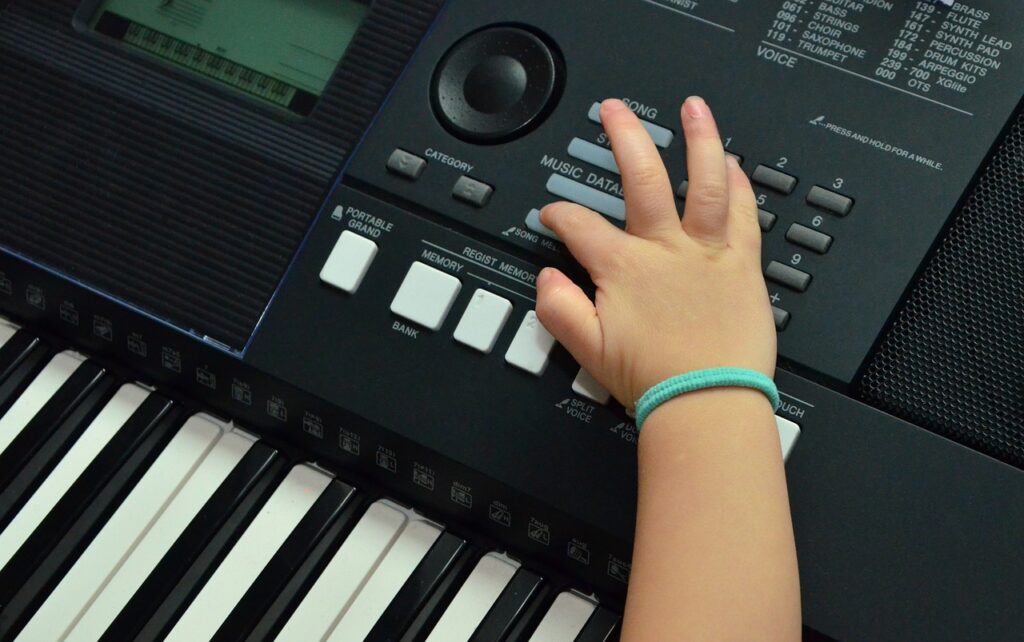 keyboard, piano, music-1209466.jpg